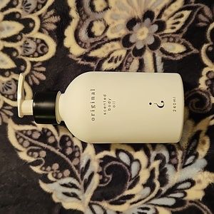 Boujee Body Oil Original by Riddle